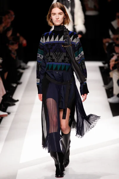 Look 32